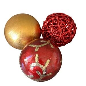 Decorative Red and Gold Accent Ball Set